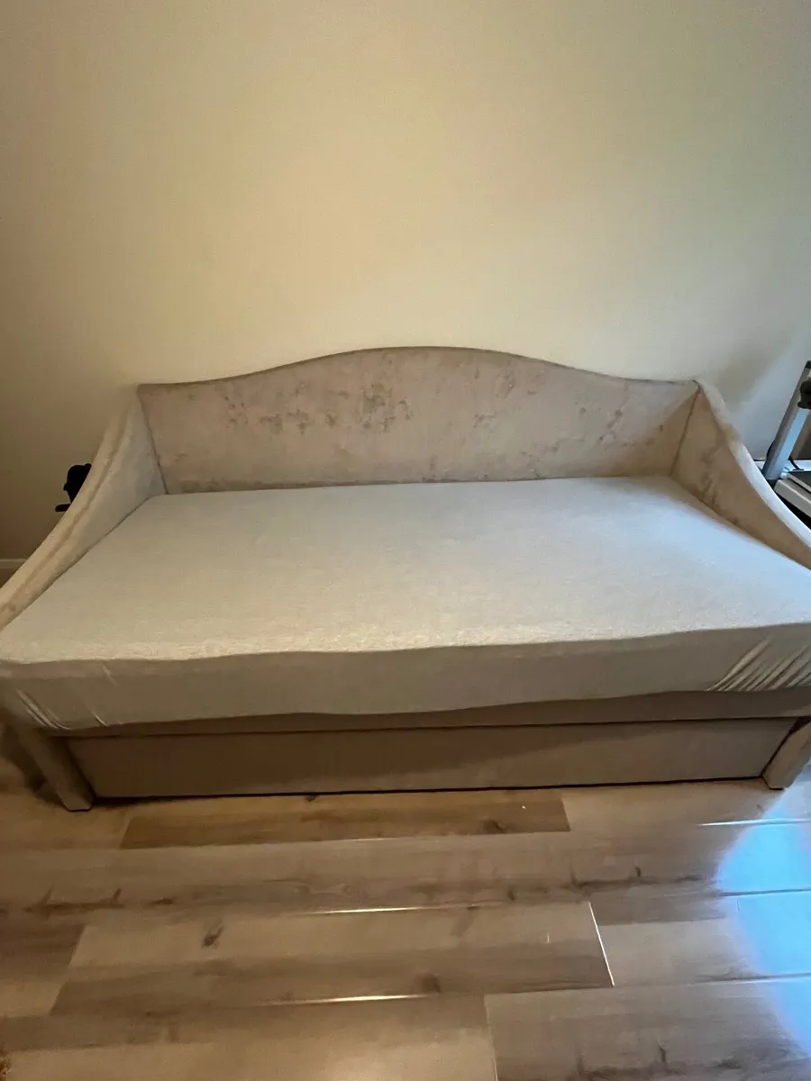 Day bed - Image 4