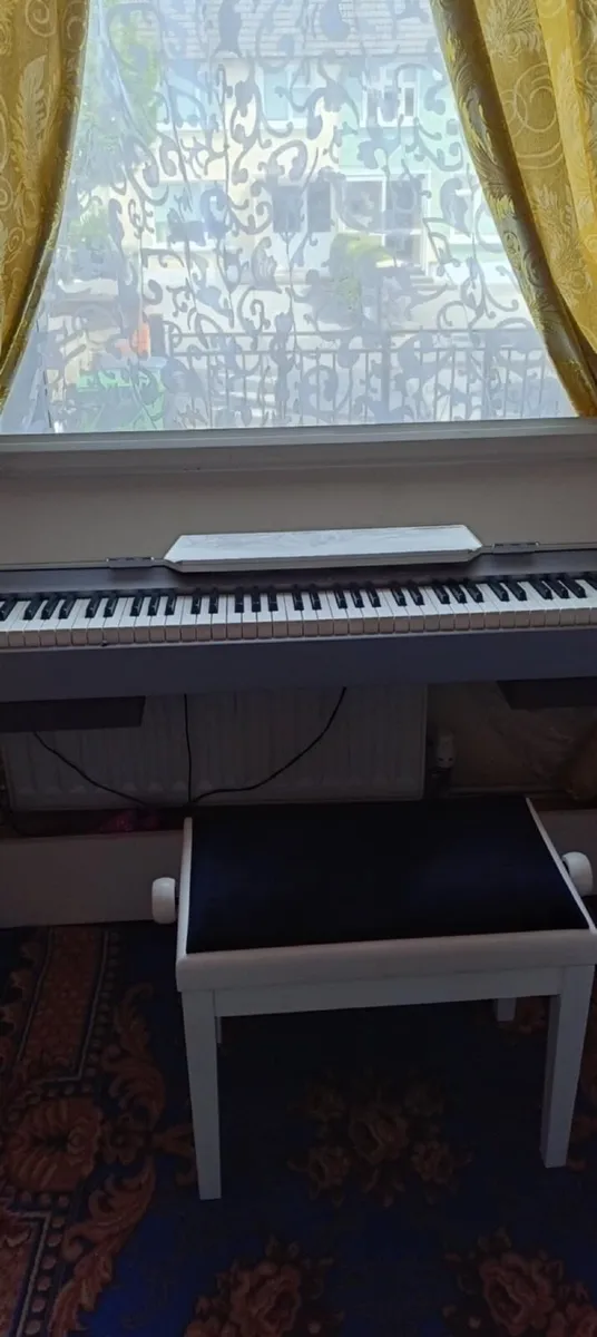 Violin and keyboard - Image 1