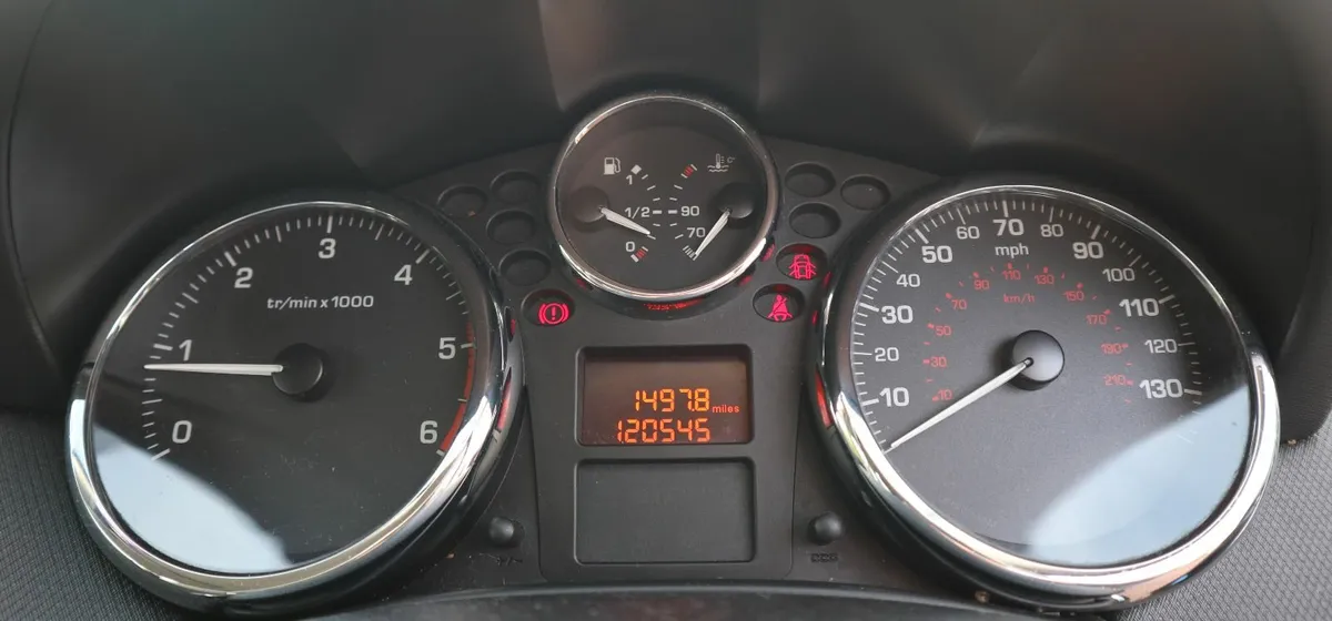 Peugeot 207 2008 - Image 1