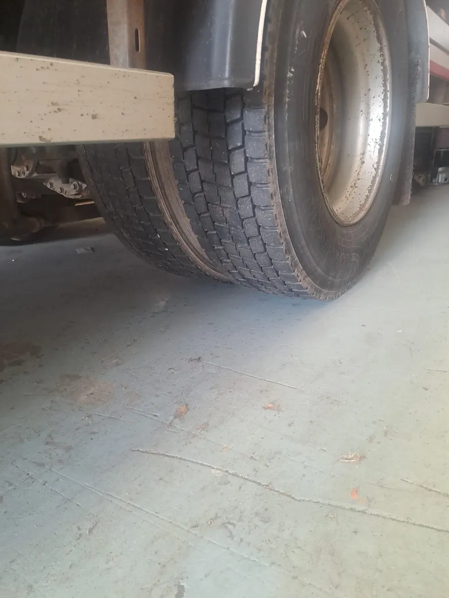 Rigid truck - Image 4