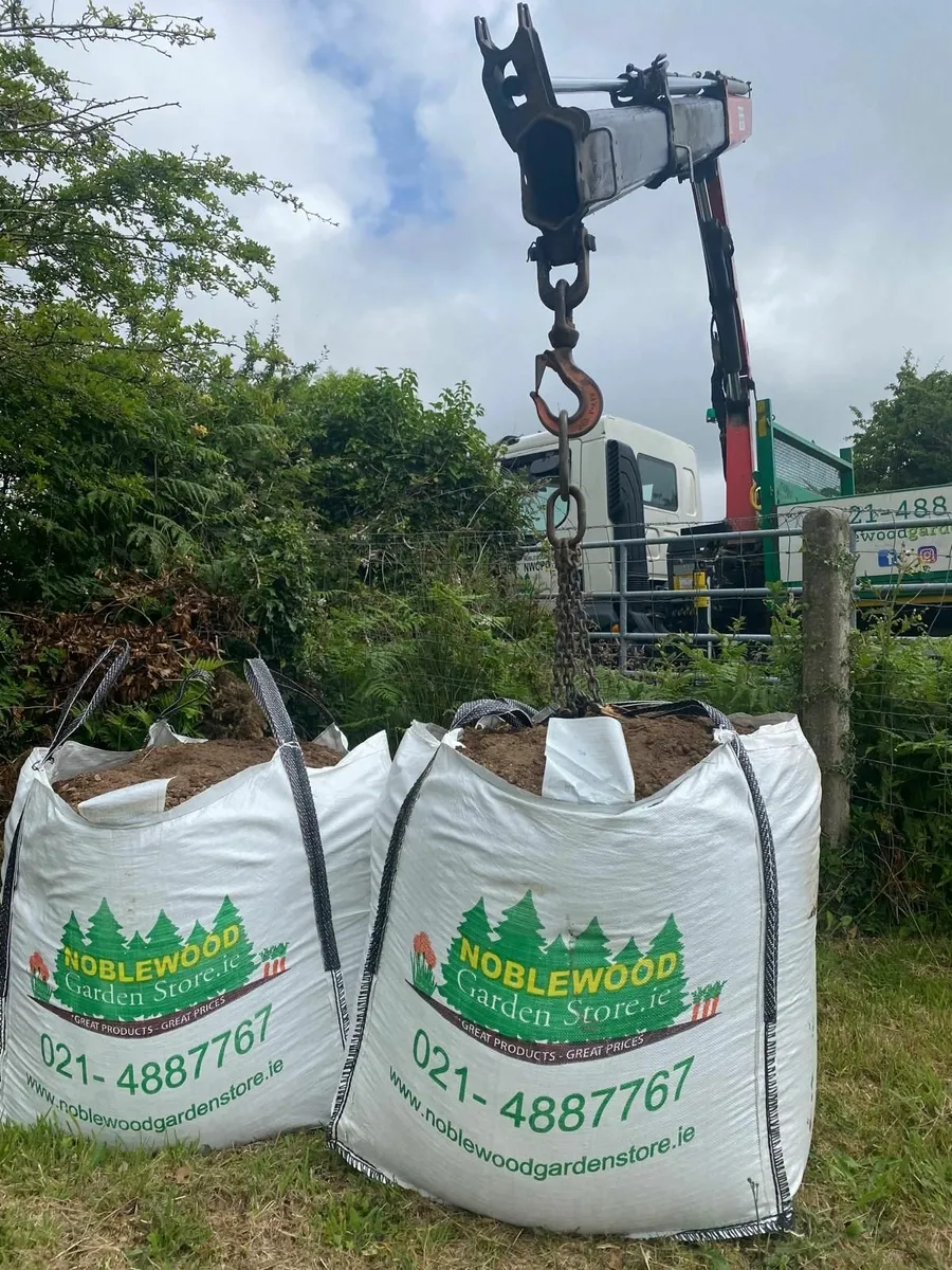 Premium Quality  Enriched Screened Topsoil - Image 4