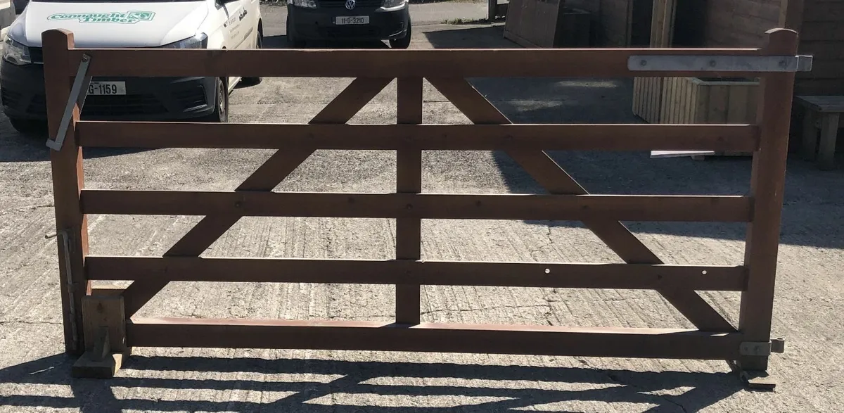 Field Gate- Nutgrove double gate Brown - Image 2