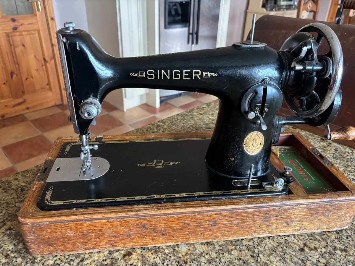1936 Singer Sewing Machine - Image 2