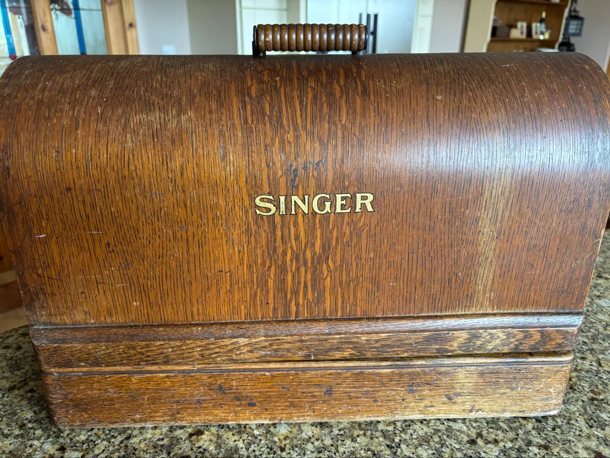1936 Singer Sewing Machine - Image 3