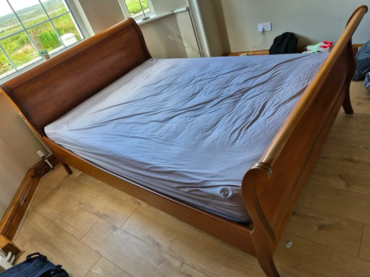 Double bed - Image 2