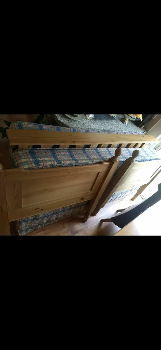 Single Beds x 2 - Image 3