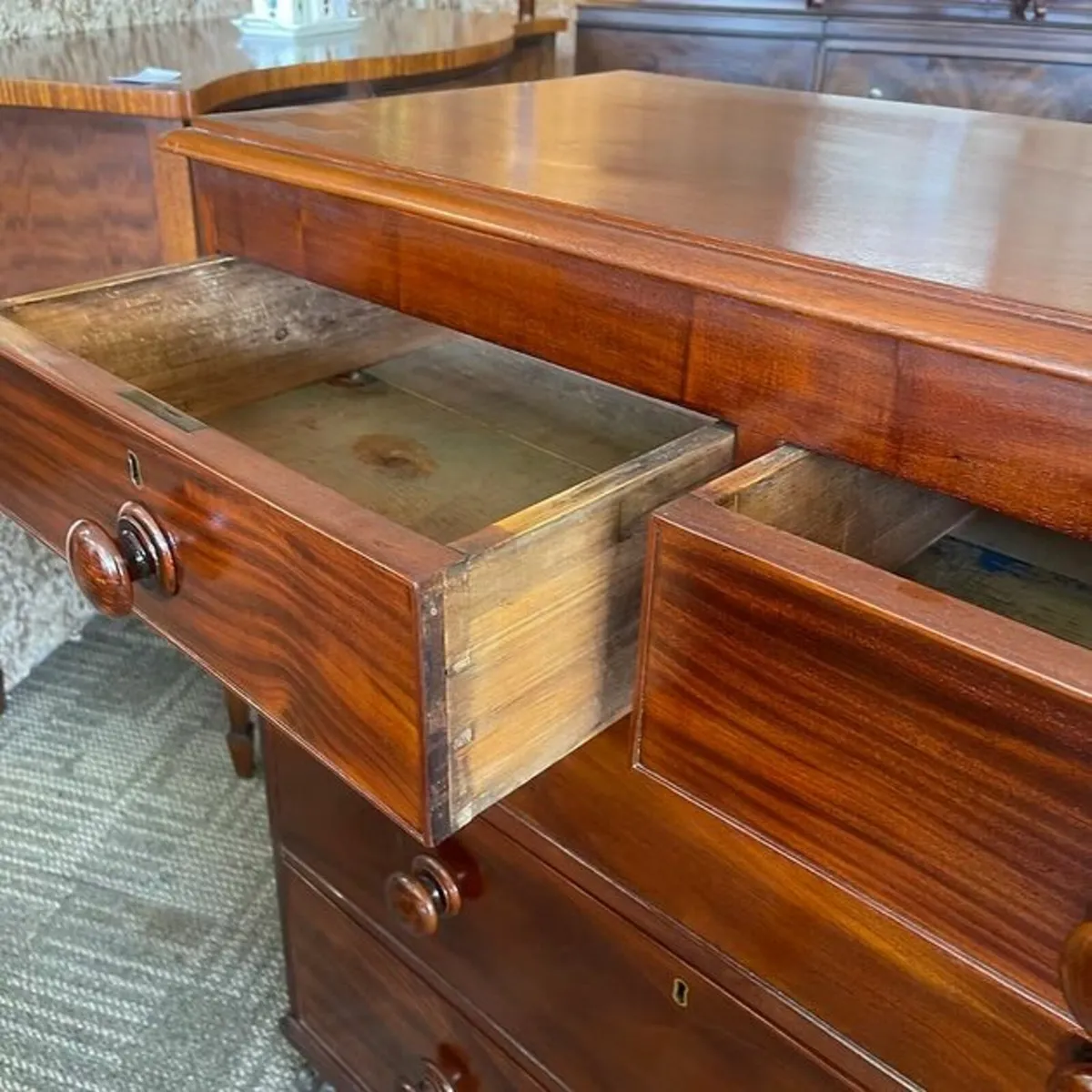 Beautiful Edwardian mahogany chest of drawers - Image 2