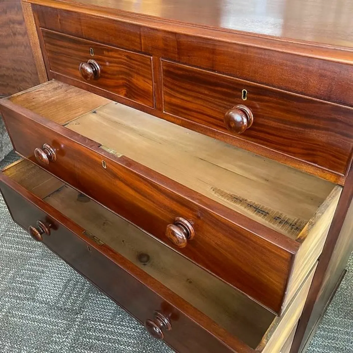 Beautiful Edwardian mahogany chest of drawers - Image 4