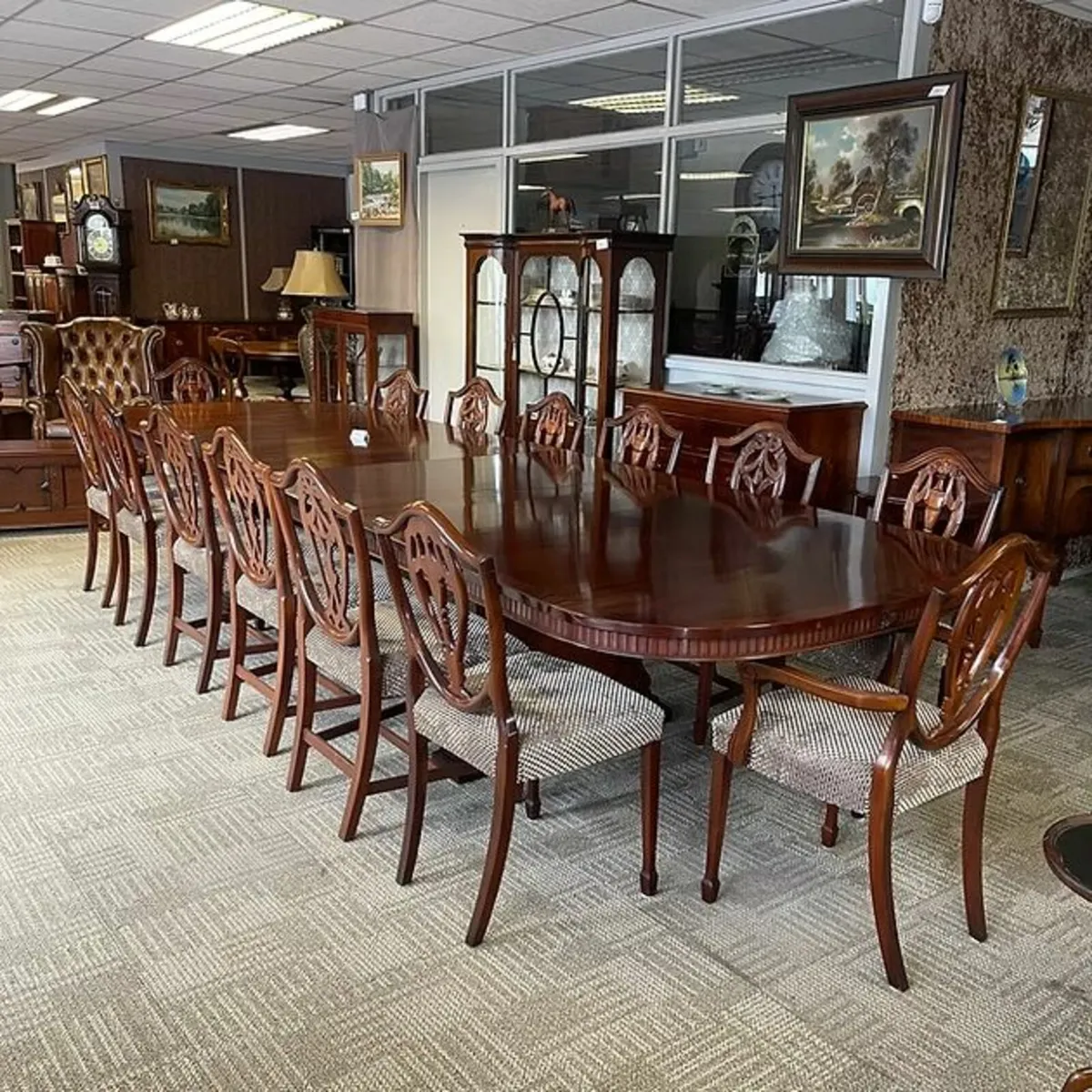 Fabulous mahogany extendable dining table & 14 hig - Image 1