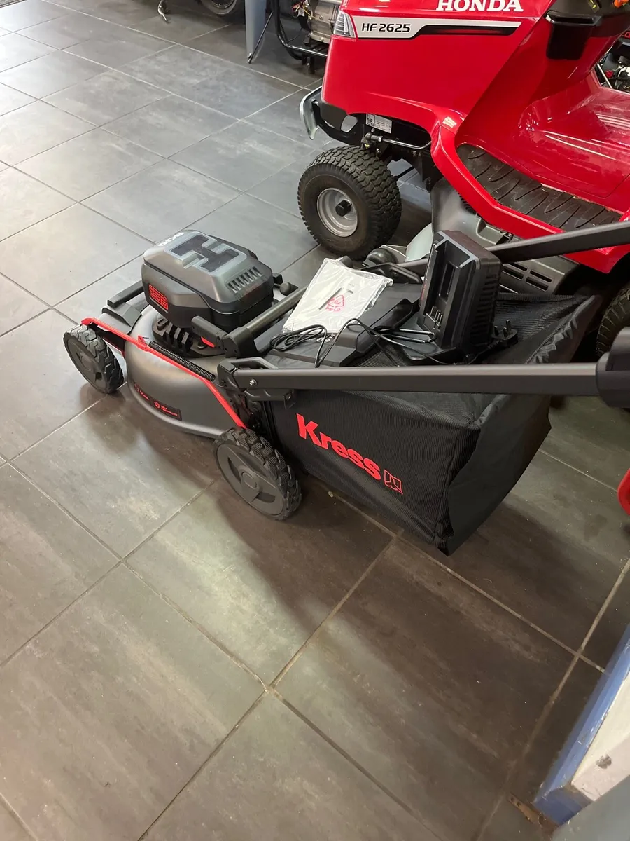 Lawnmowers - Image 4