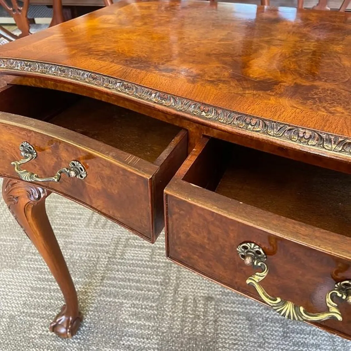Super quality walnut burr bow fronted serpentine f - Image 4