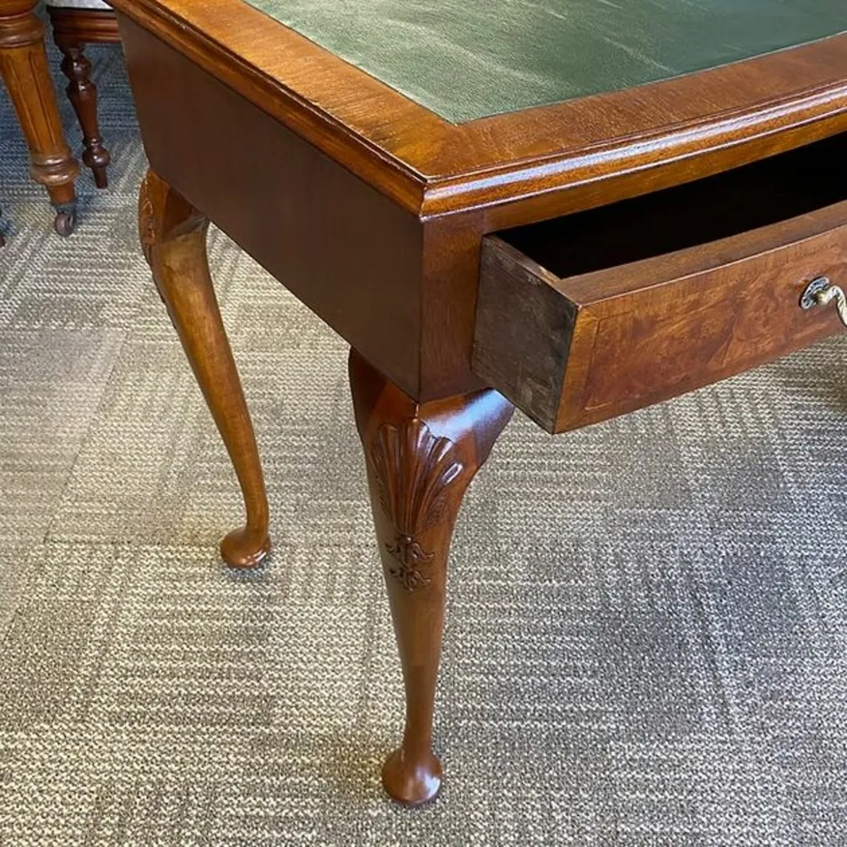 Beautiful walnut bow front green leather top writi - Image 3