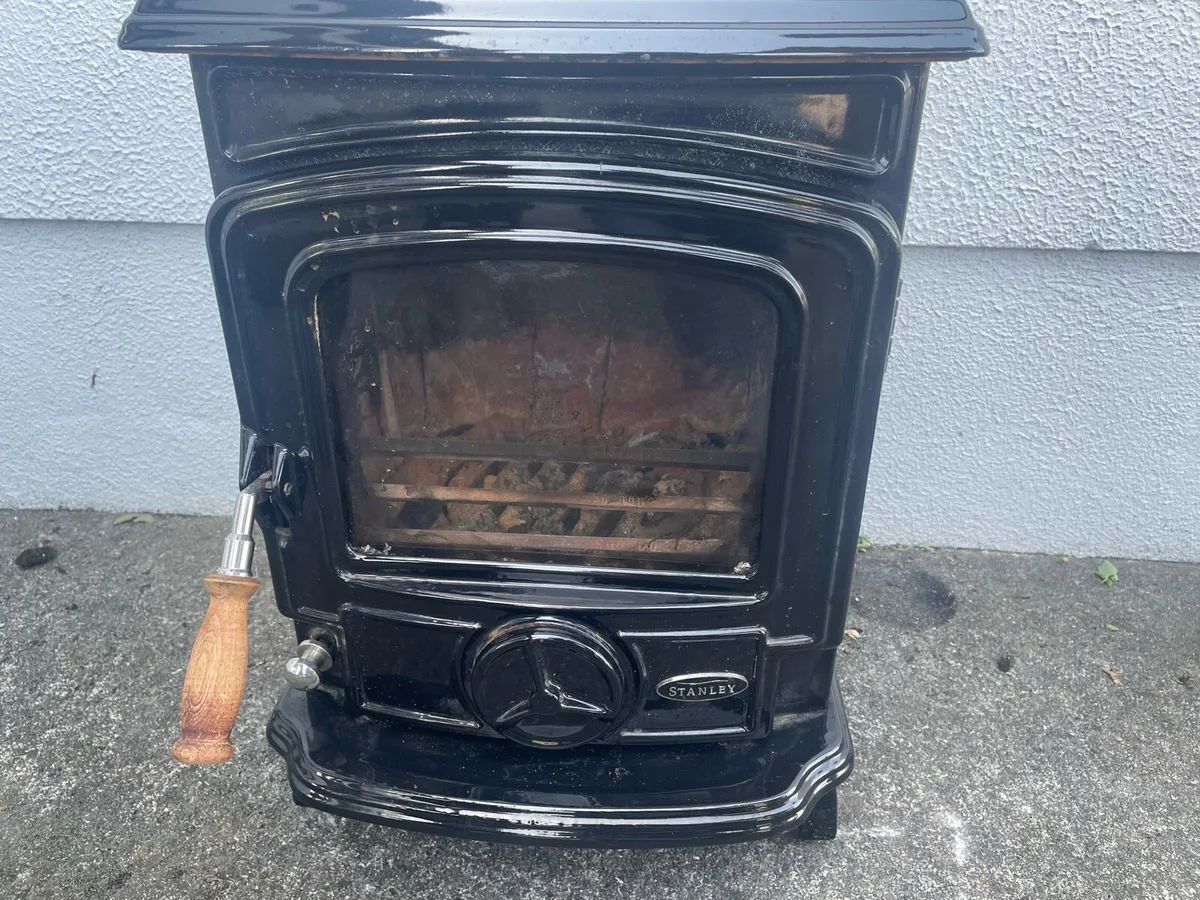 Stanley Stove - Image 1