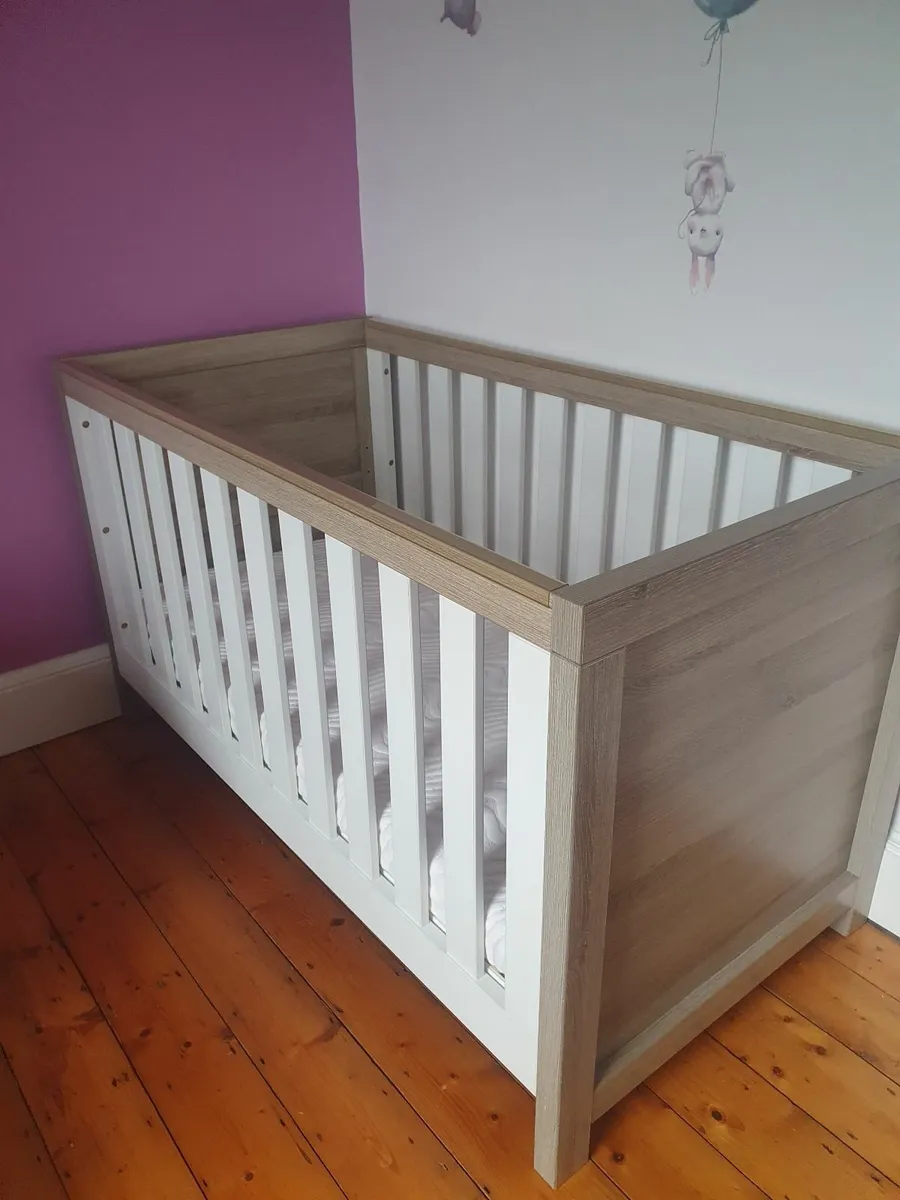 Cot bed - Image 1