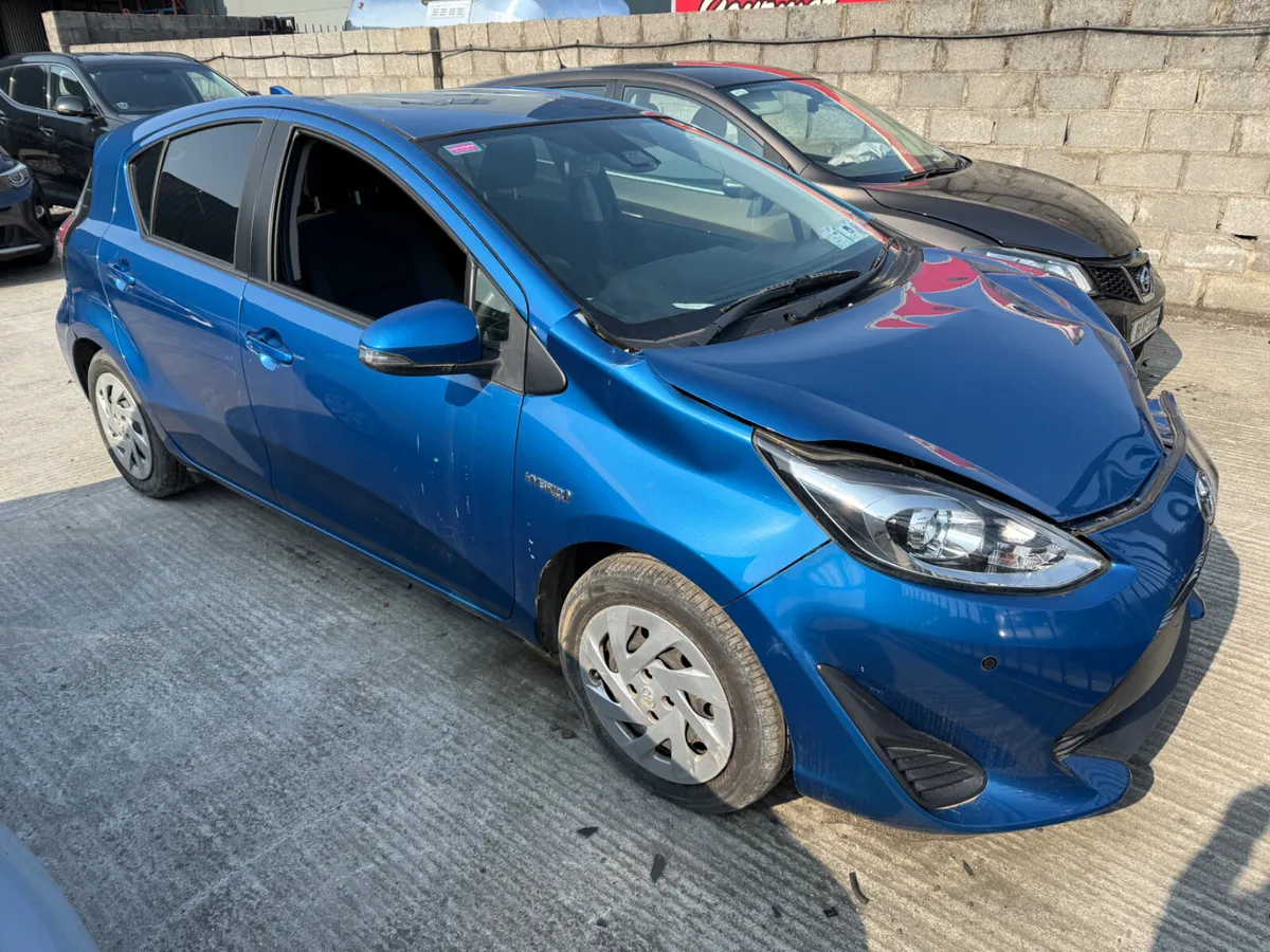 2018 TOYOTA AQUA - Image 1
