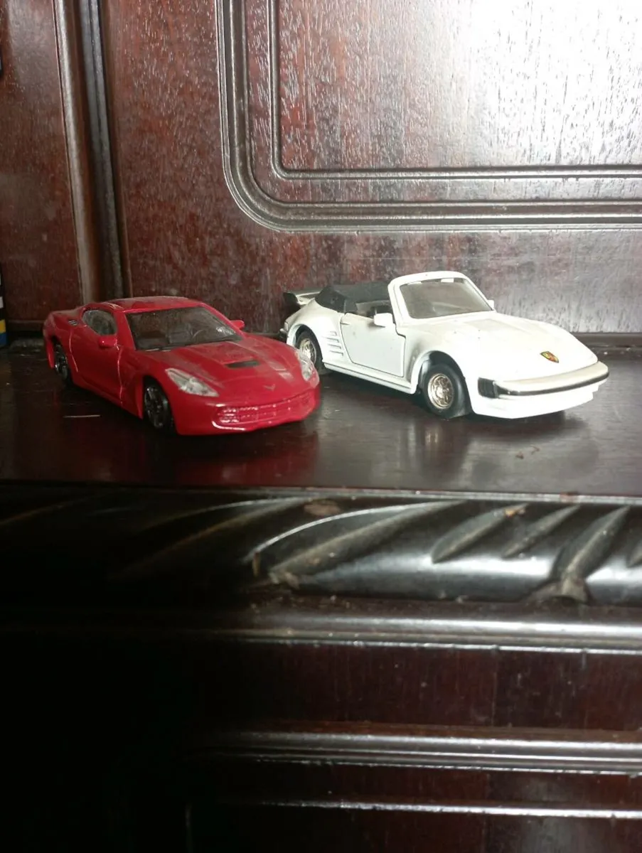DIECAST MODLES CARS FOR SALE ALL 1-43 SCALE. - Image 2