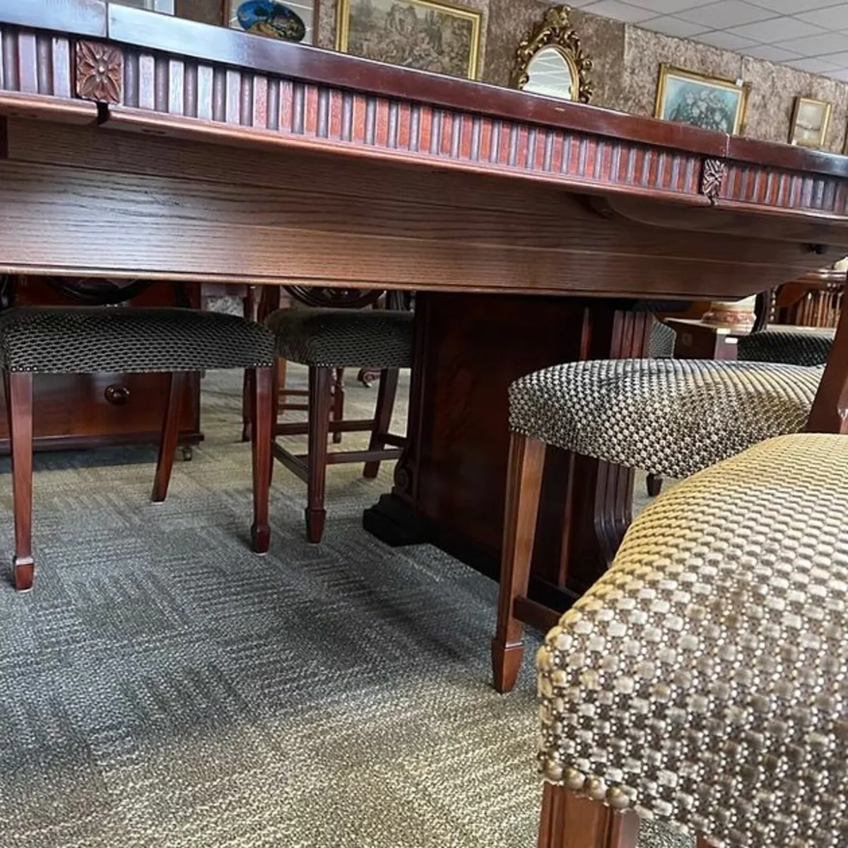 Fabulous mahogany extendable dining table & 14 hig - Image 4