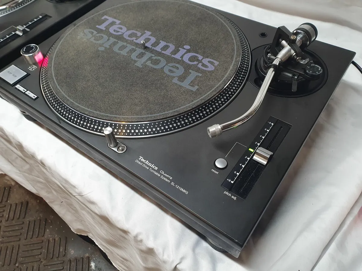 Technics sl-1210 mk5's (pair) - Image 2