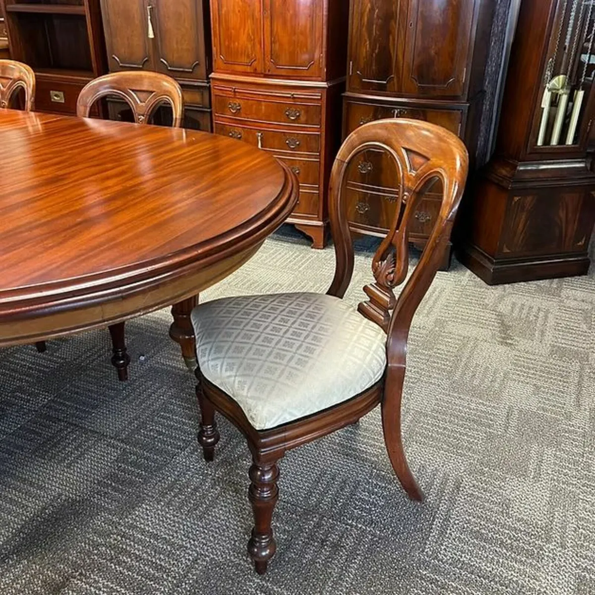 Beautiful mahogany d-end dining extendable table & - Image 2