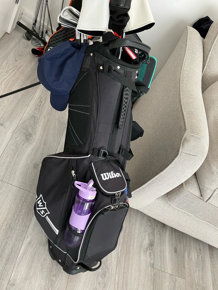 Wilson golf stand bag No holes, Zips works - Image 2
