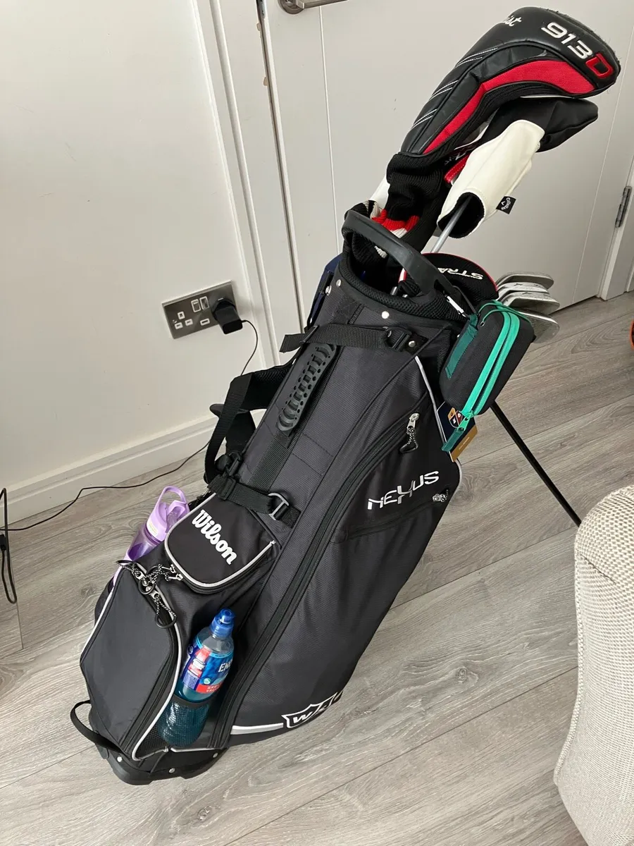 Wilson golf stand bag No holes, Zips works - Image 3
