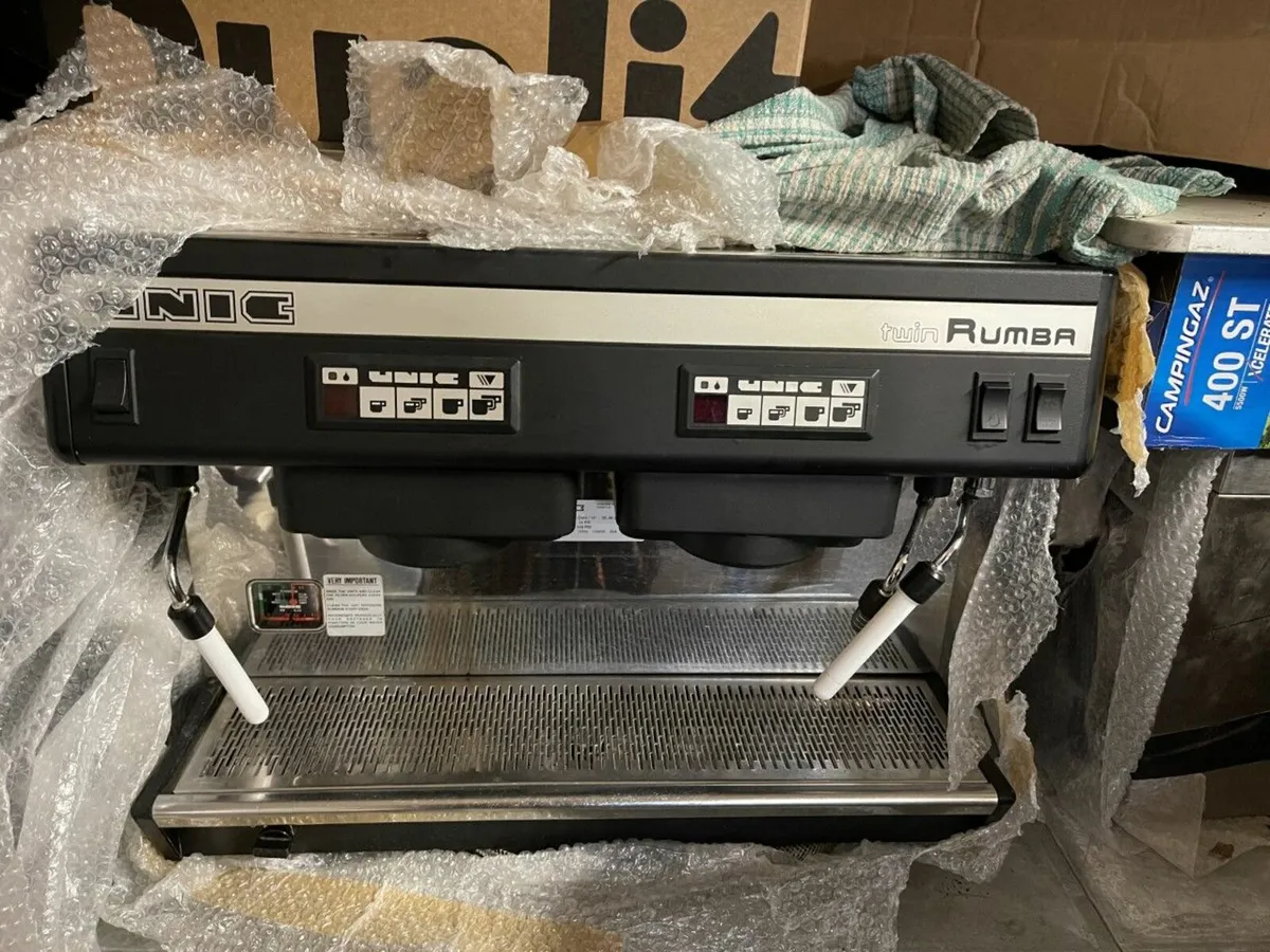 2 x group UNIC coffee machine + Grinder - Image 1