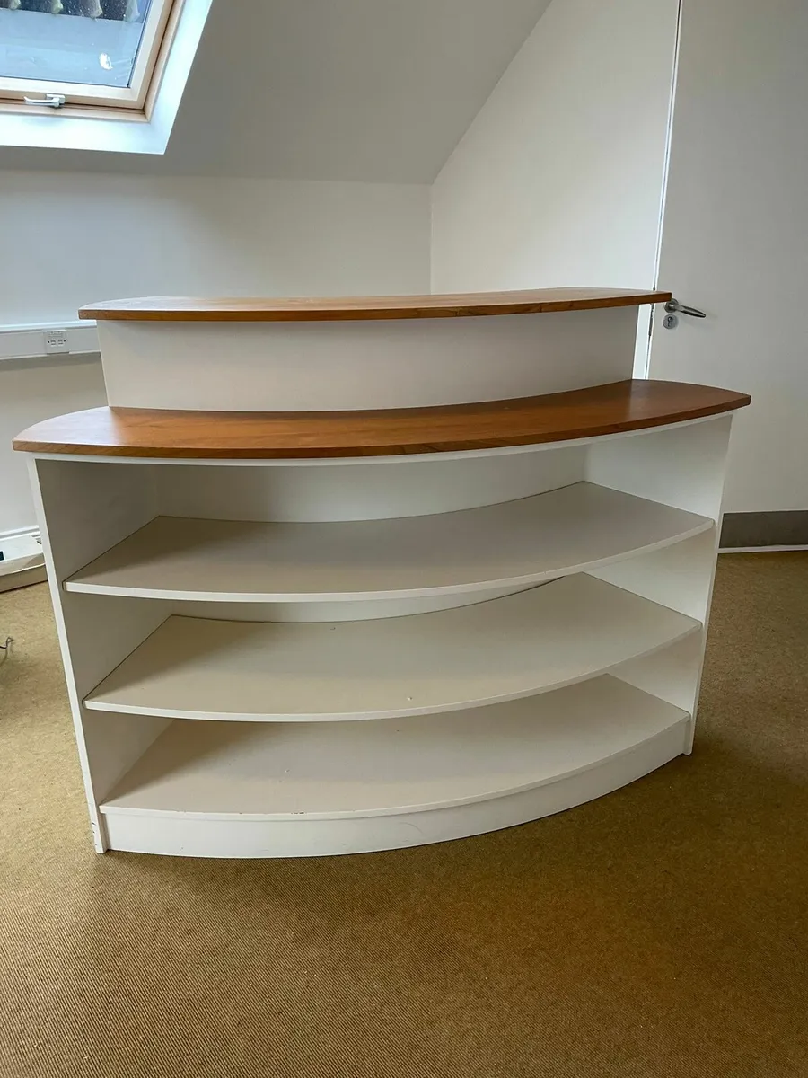 Reception desk - Image 3