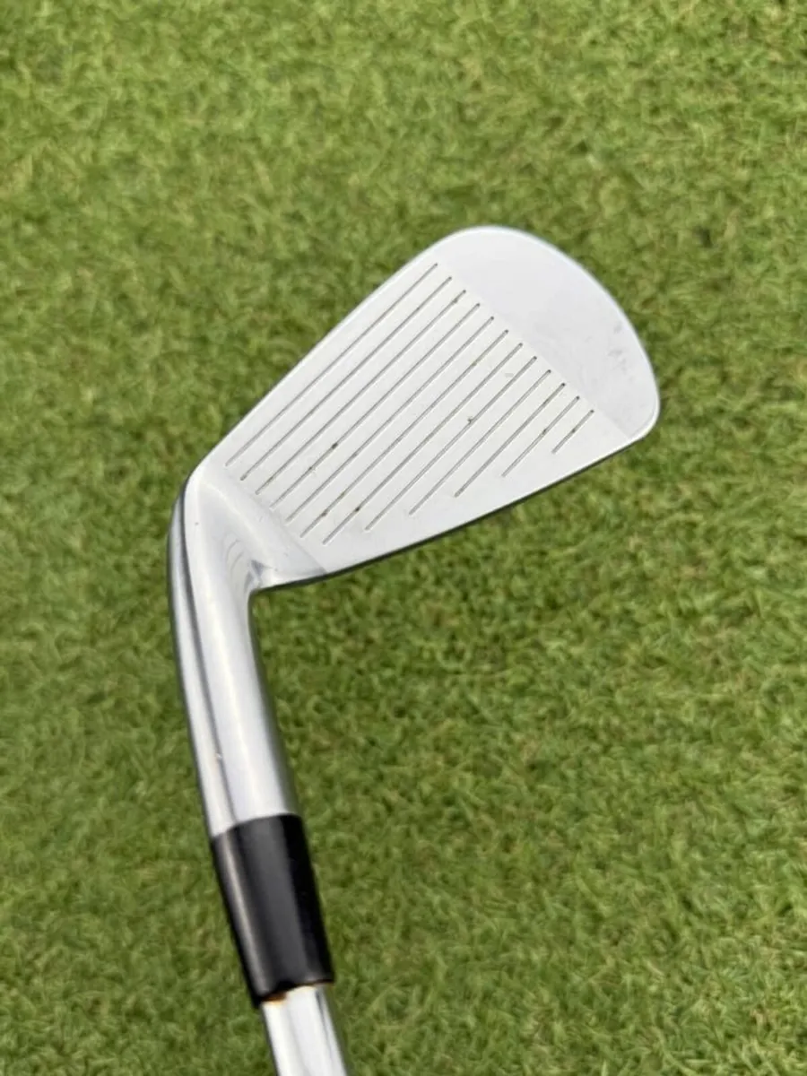 BRIDGESTONE J40 FORGED #6 IRON 30º / REGULAR - Image 3