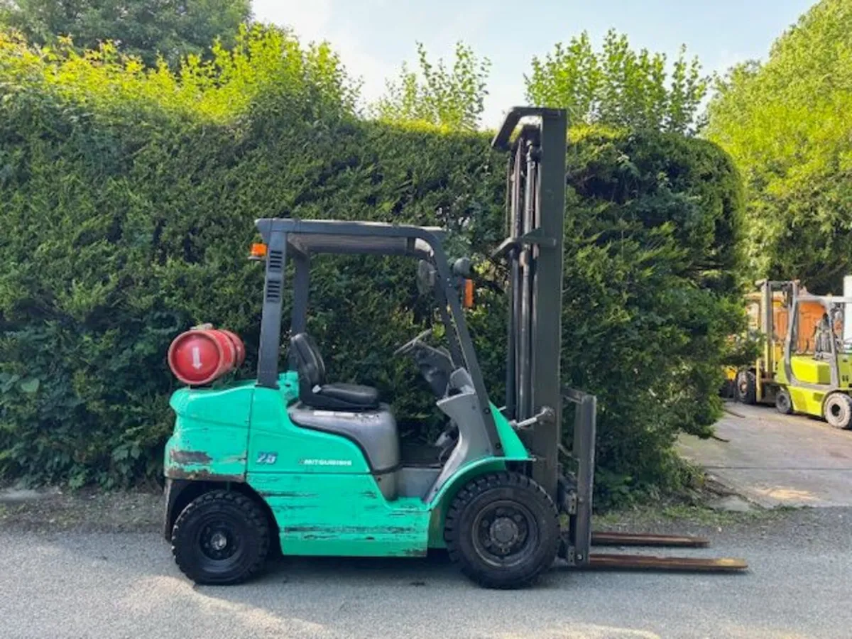 Mitsubishi Gas Forklifts - Image 4