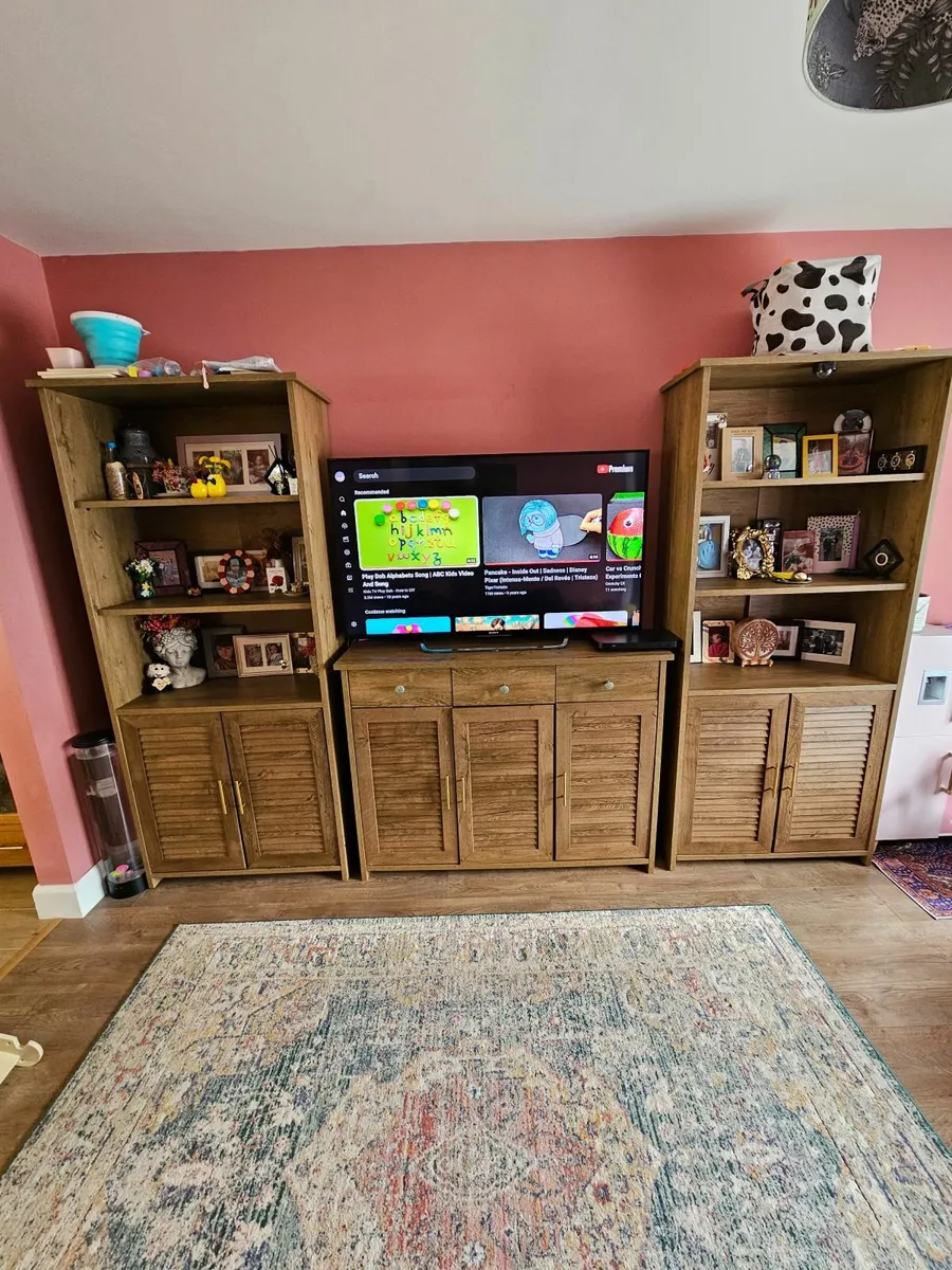 Sitting room set Bookcase x2, cabinet / sideboard - Image 1
