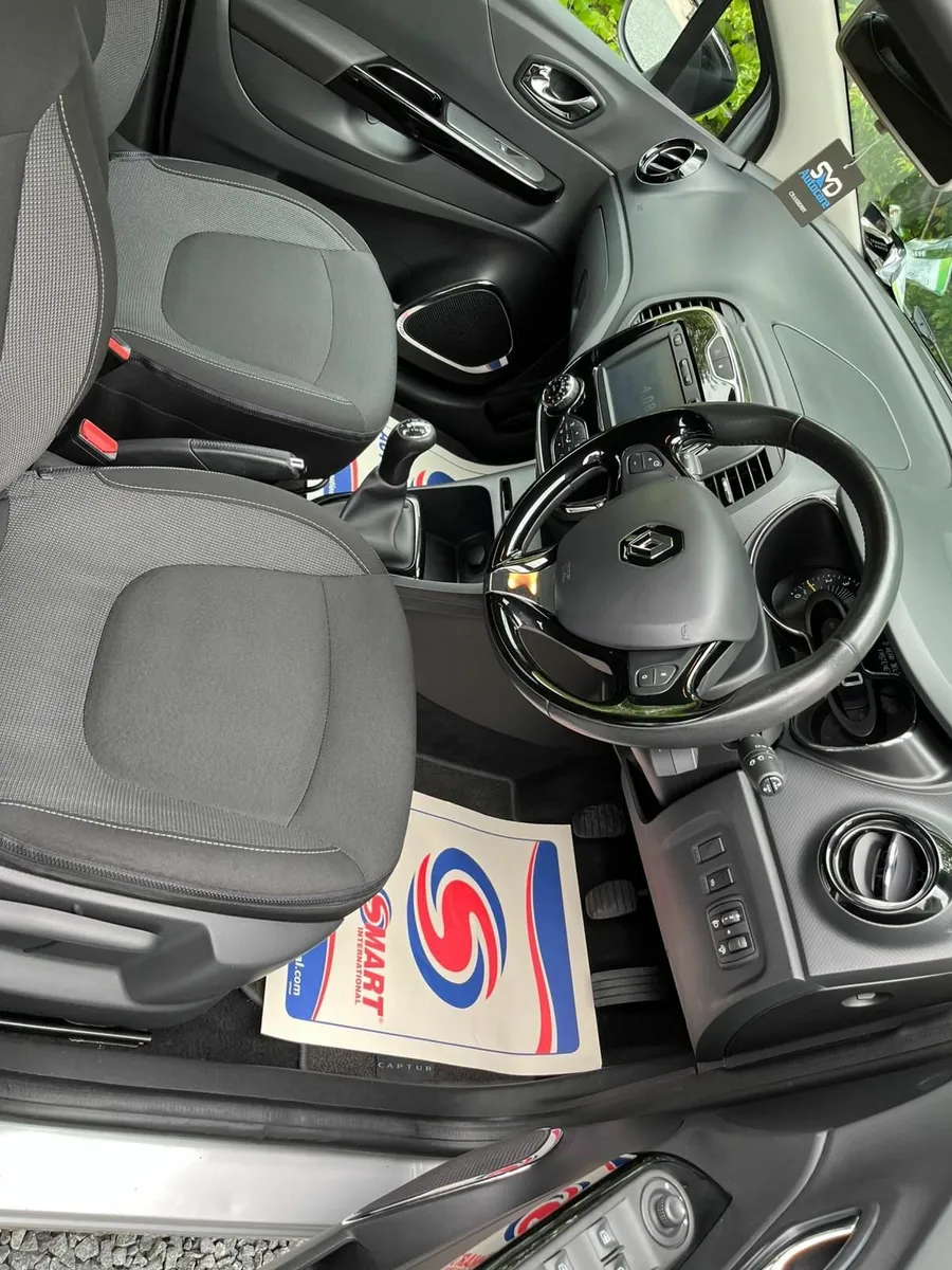 Renault Captur Intense 1.5 DCI 90 - Image 2