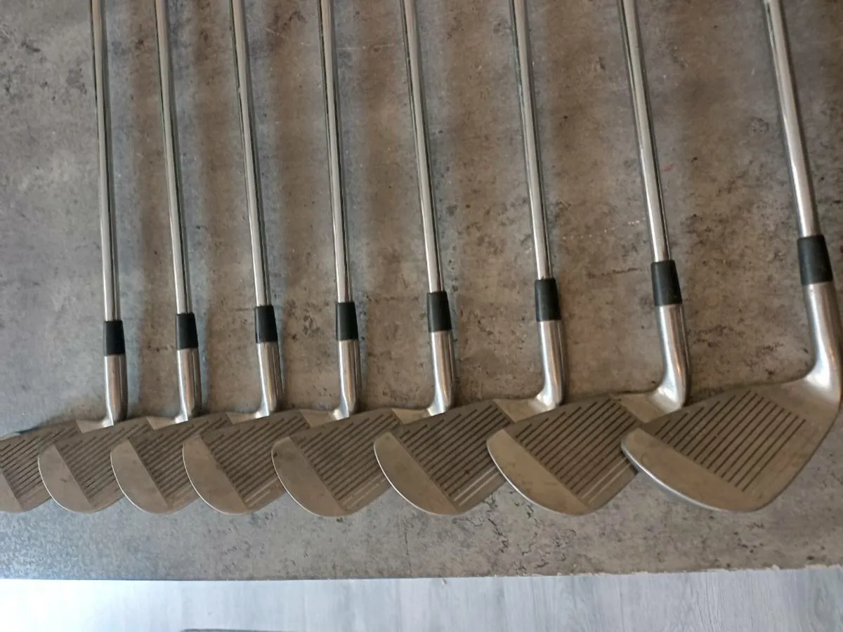 Tommy Aaron Golf irons. Right handed clubs. - Image 3