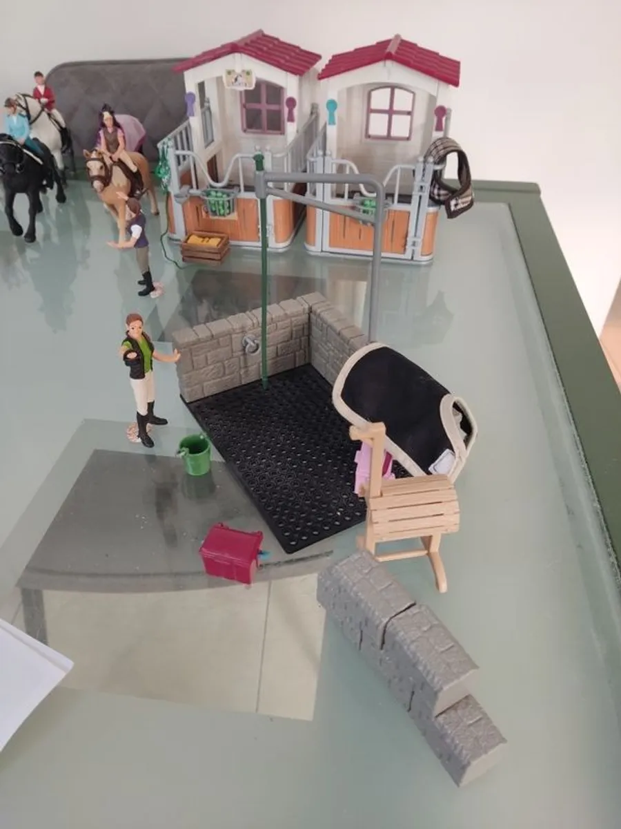 Schleich stable and horses - Image 4