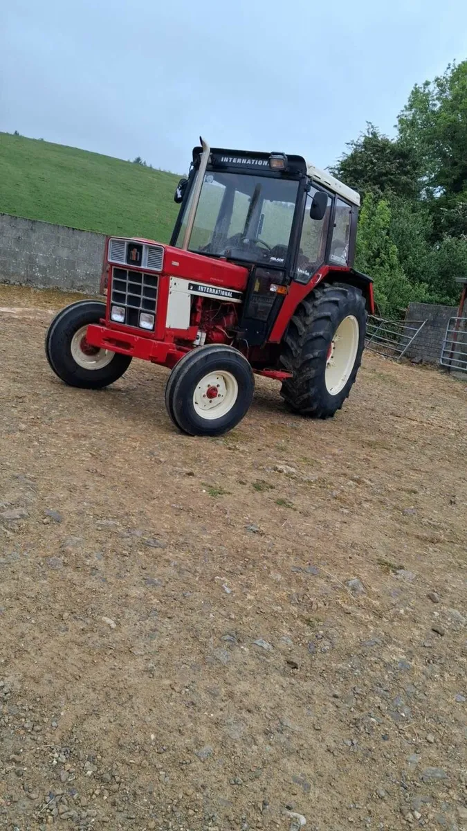 International  844s - Image 1