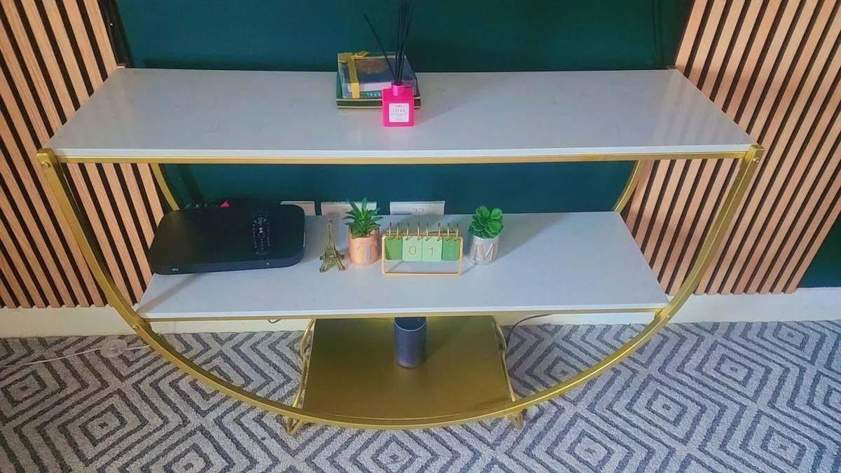 Console table - Image 1