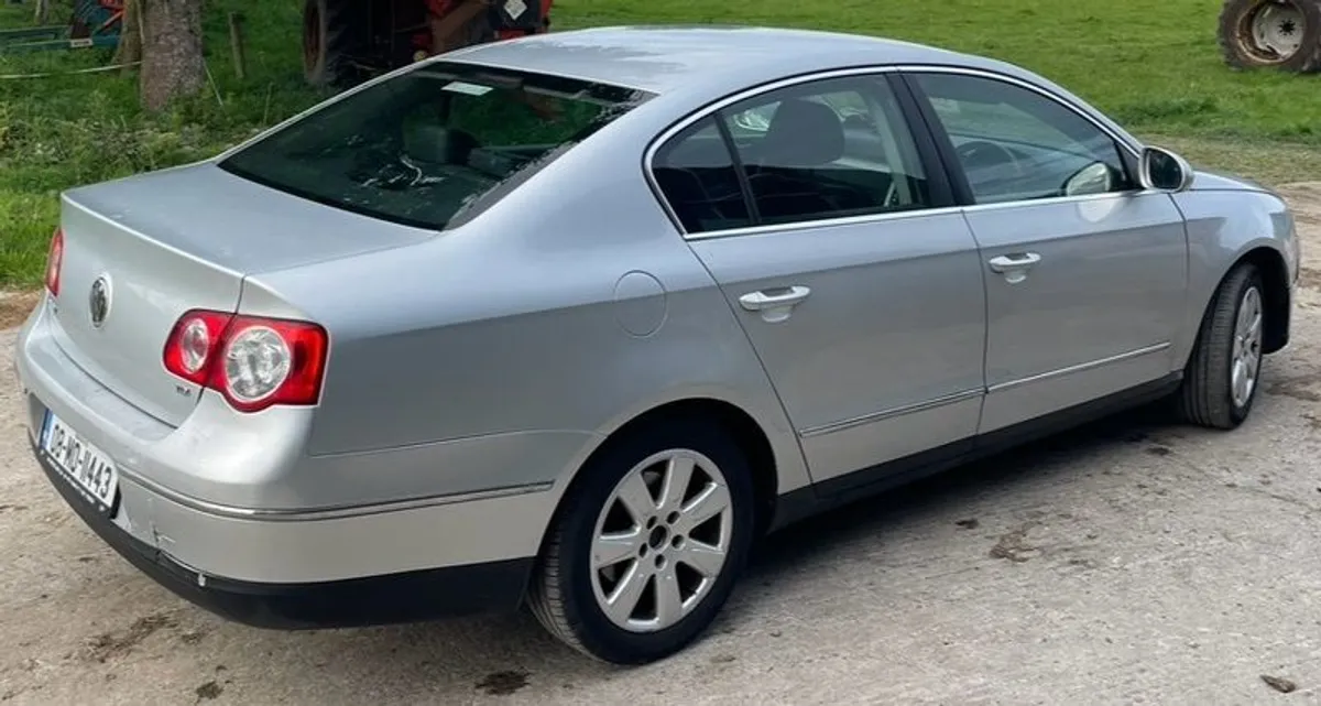 2008 Volkswagen Passat - Image 1
