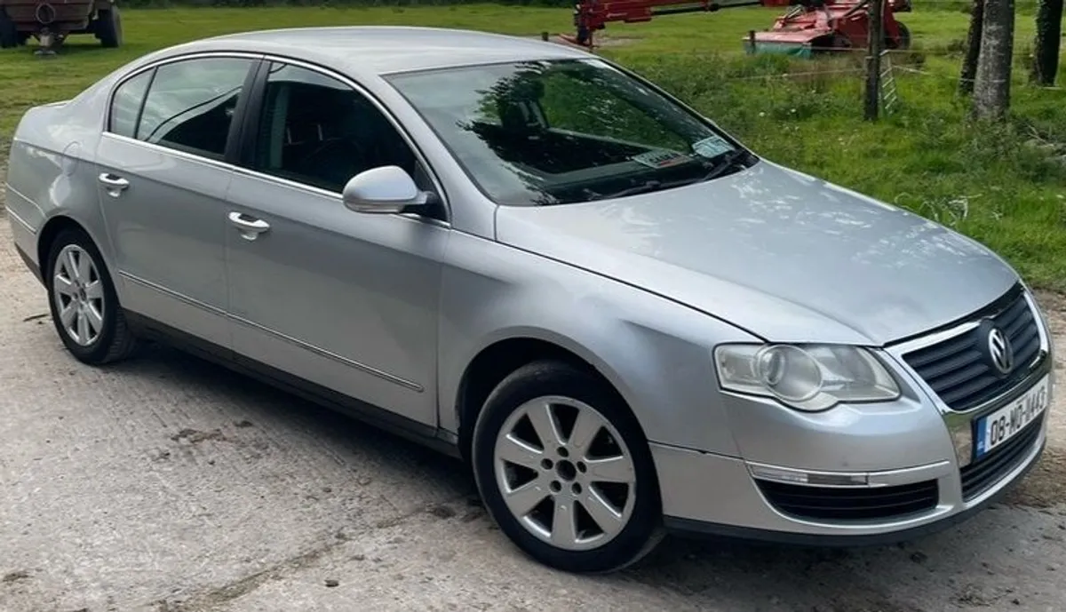 2008 Volkswagen Passat - Image 2