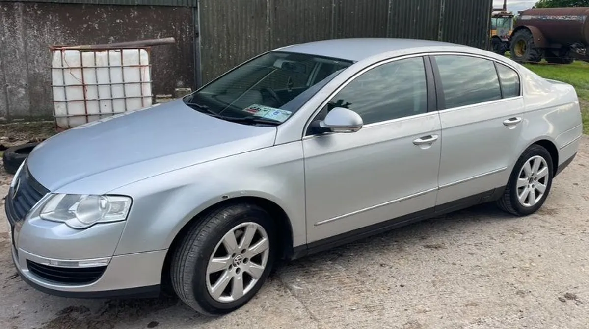 2008 Volkswagen Passat - Image 4