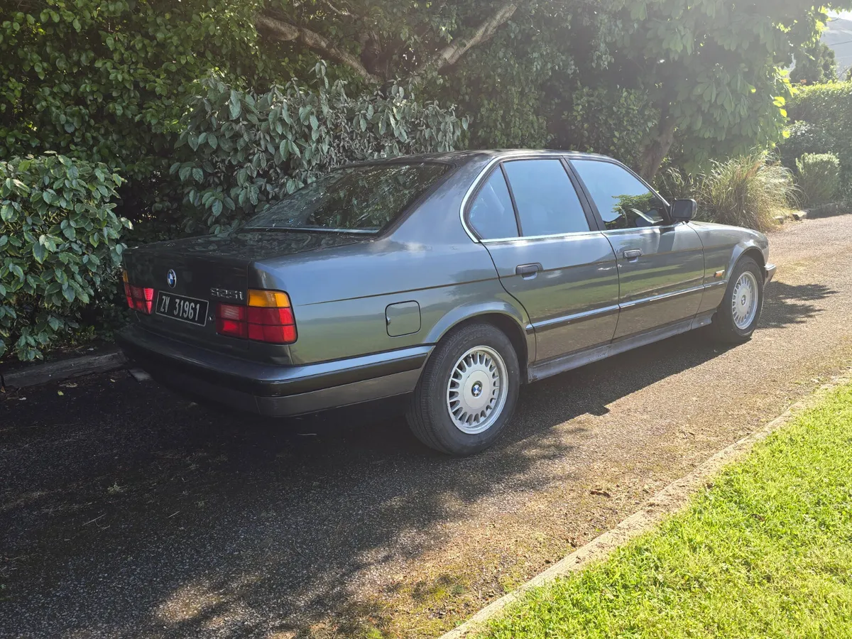 BMW 5-Series 1989 - Image 4