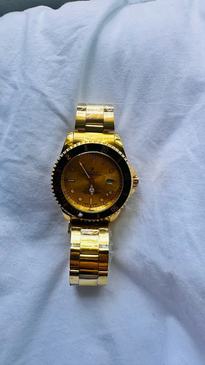 Mens watch gold - Image 1