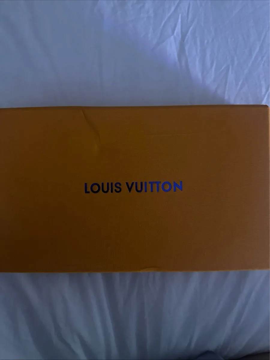 LV wallet - Image 2