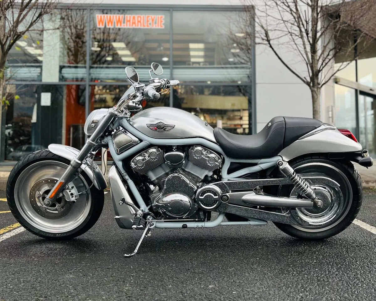 HARLEY-DAVIDSON V-ROD 100TH ANNIVERSARY - Image 4