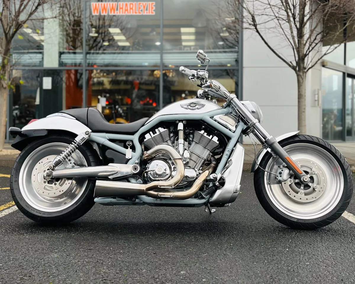 HARLEY-DAVIDSON V-ROD 100TH ANNIVERSARY - Image 1