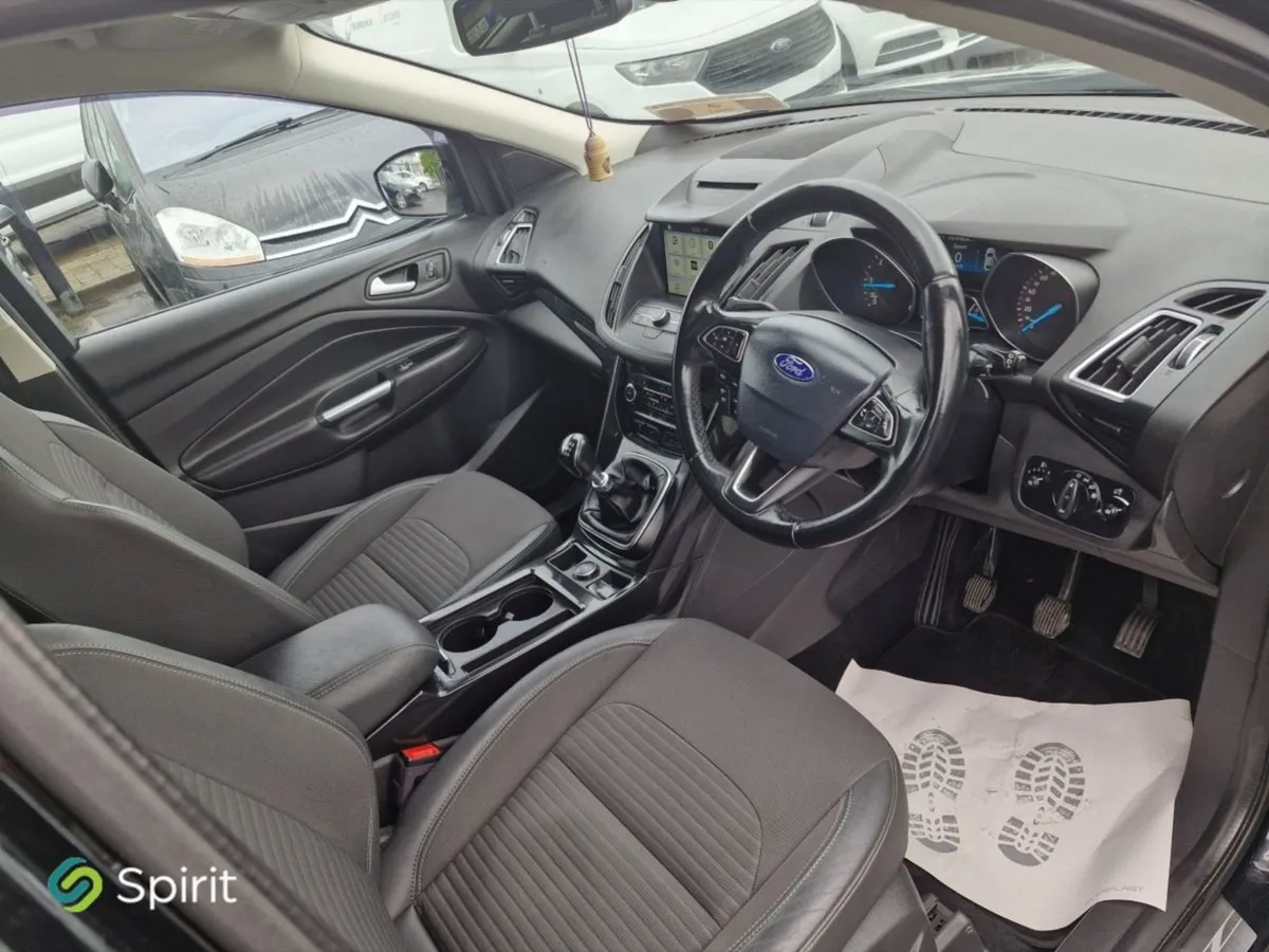 Ford Kuga 1.5tdci 120PS FWD Titanium - Image 4
