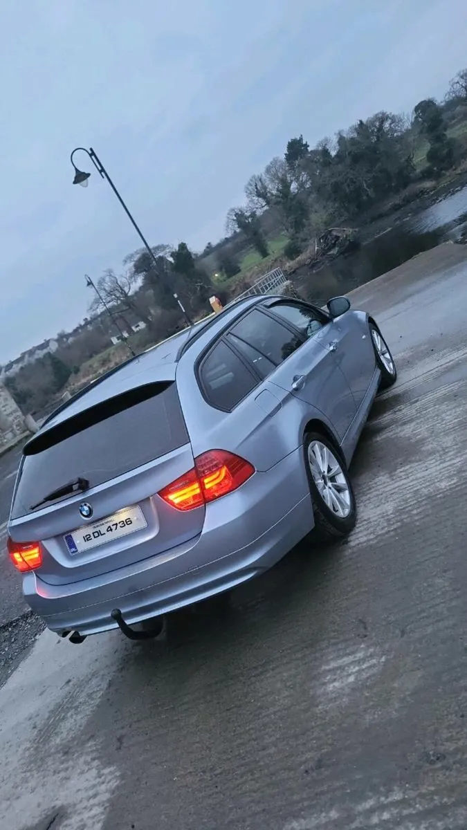 2012 BMW 318 E91 D ES Touring - Image 1