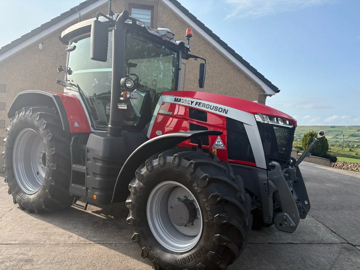 Massey Ferguson 8s 225 - Image 2