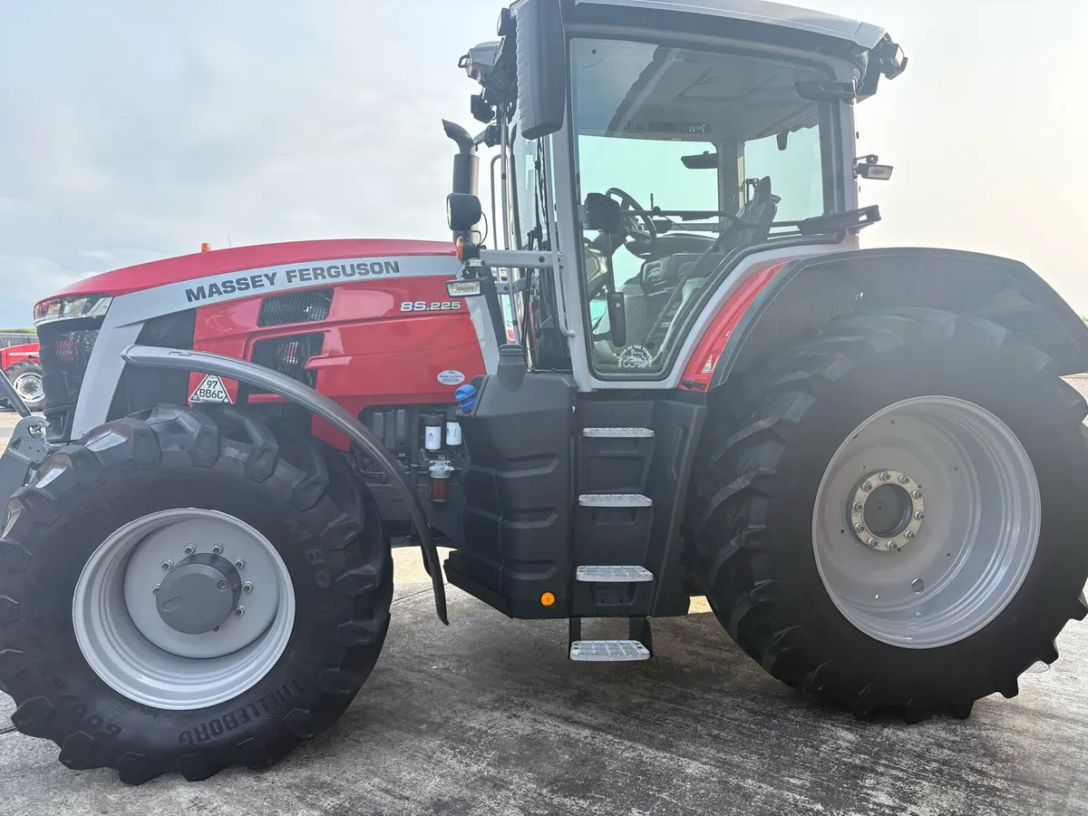 Massey Ferguson 8s 225 - Image 4