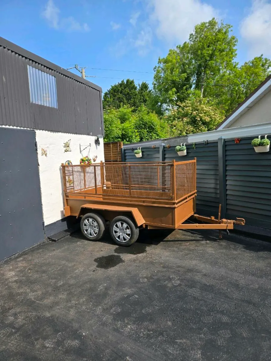 Trailer - Image 1