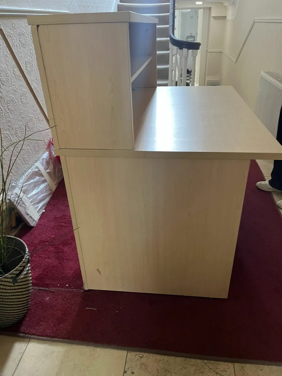 reception desk - Image 3