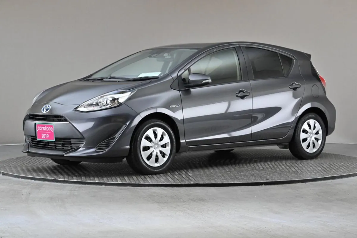 Toyota Aqua 1.5 Vvt-i Hybrid  privacy Glass - Image 4